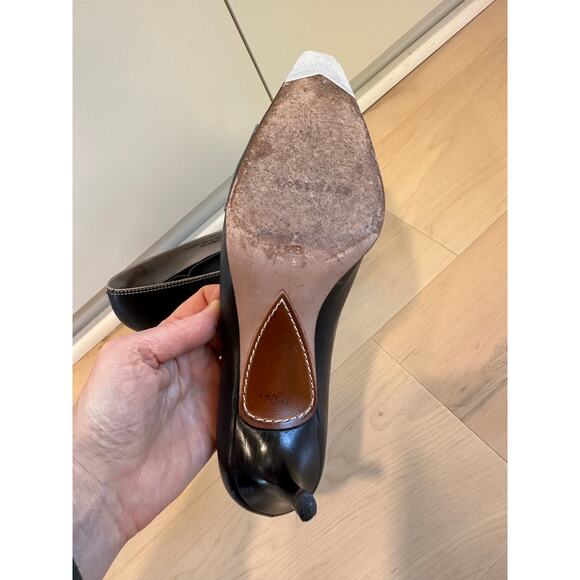 Women's Leather Heels Pumps Black Size 8 y2k era Cole Haan Classic - Picture 4 of 7